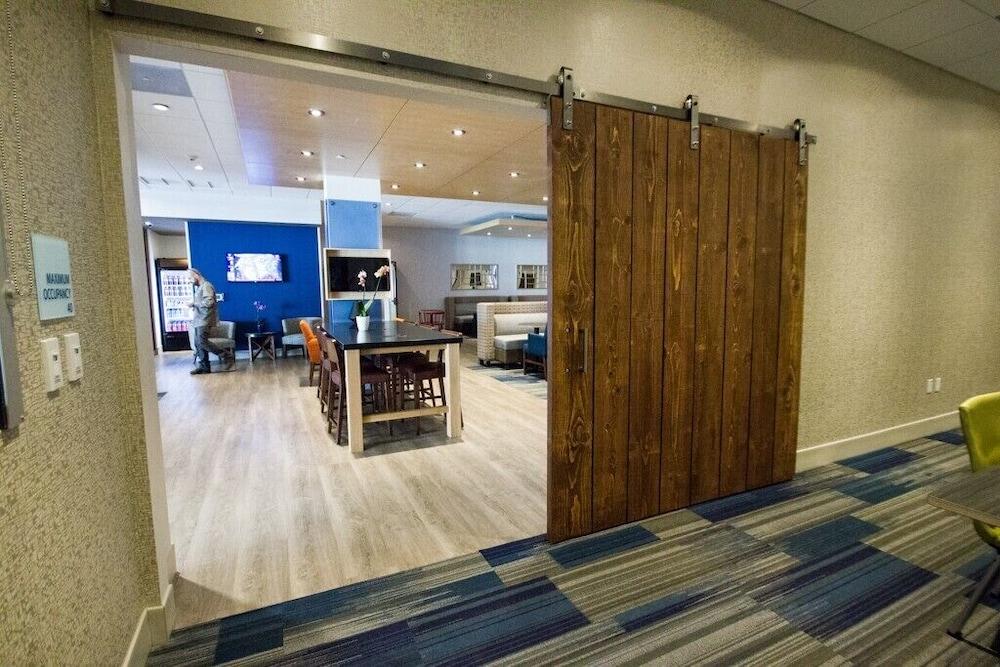 Holiday Inn Express - Canton By Ihg Bagian luar foto