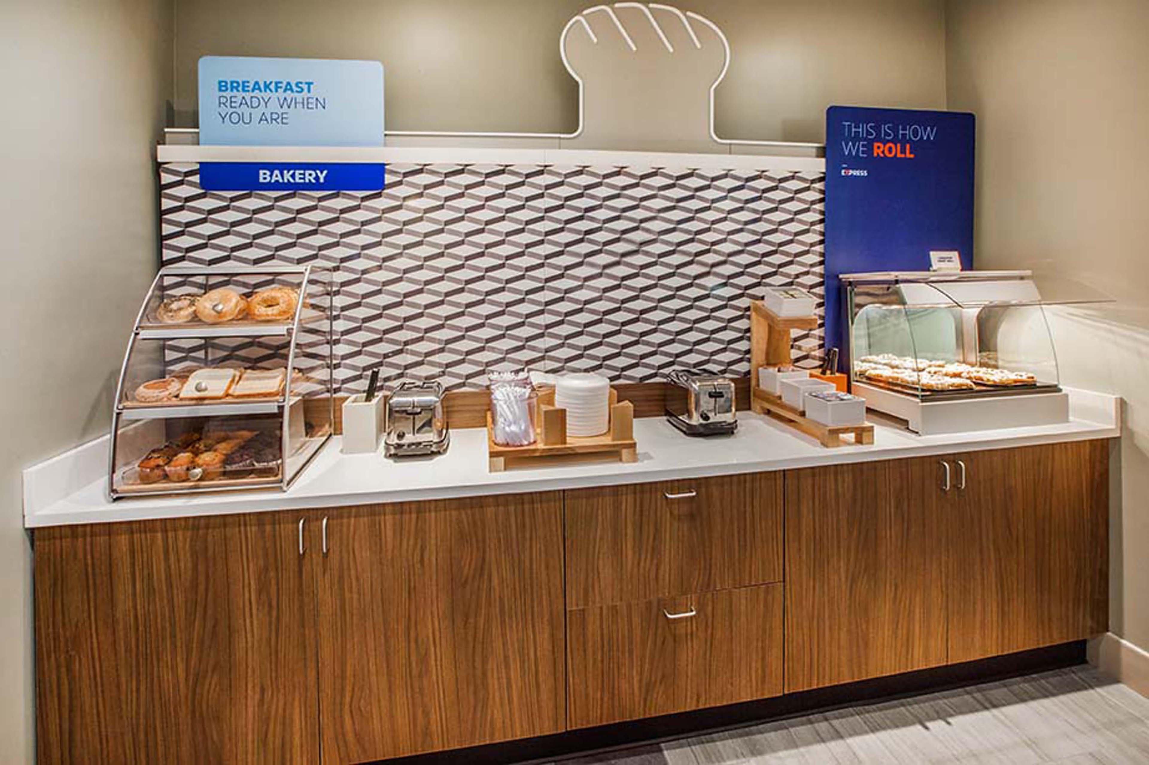 Holiday Inn Express - Canton By Ihg Bagian luar foto